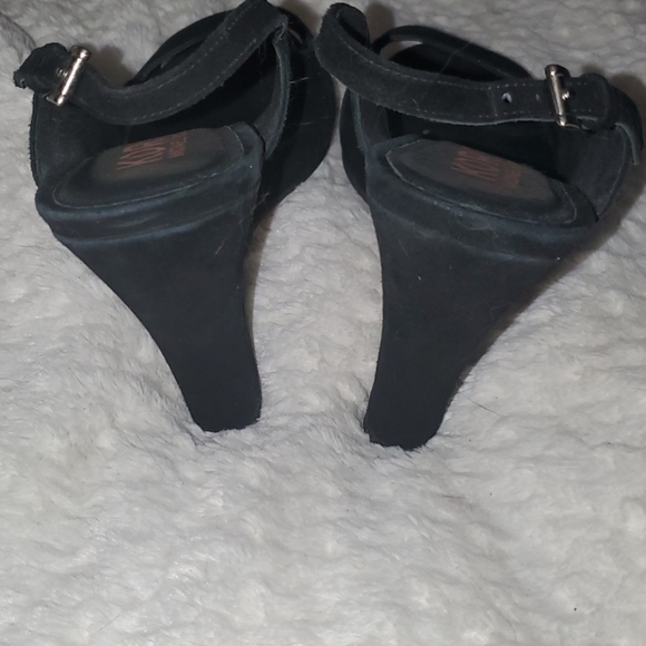 Kors Michael kors S. 8.5 Peep Toe Cut Out Wedge - Picture 4 of 8